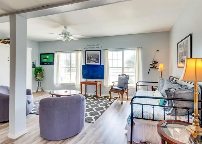 Holiday home Whole Triplex W Decks, Views And Space Pensacola