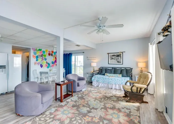 Whole Triplex W Decks, Views And Space Holiday home