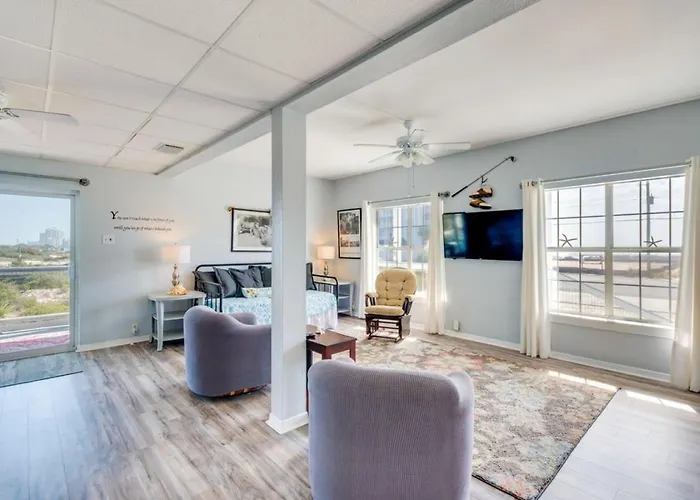 Whole Triplex W Decks, Views And Space