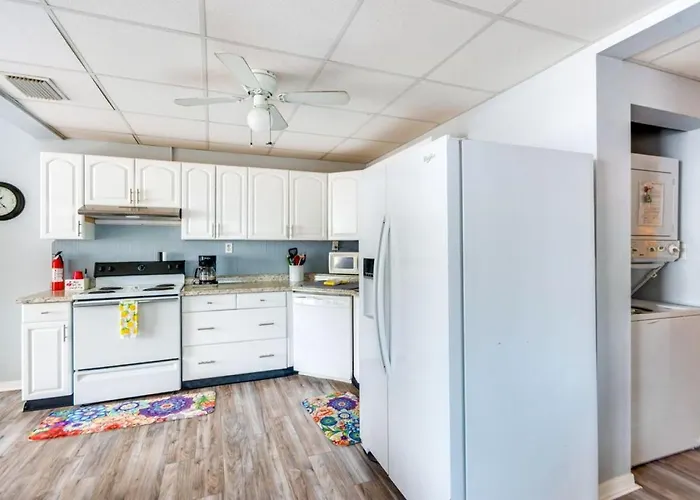 Whole Triplex W Decks, Views And Space * Pensacola