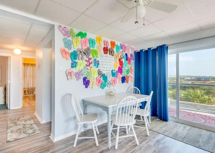 Whole Triplex W Decks, Views And Space