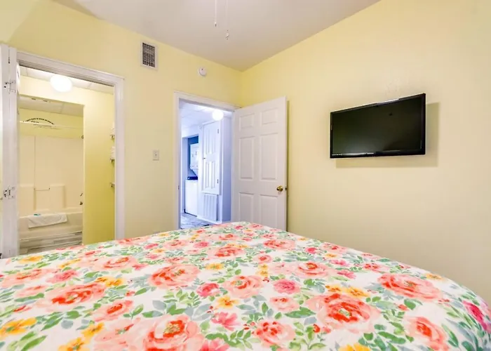 Holiday home Whole Triplex W Decks, Views And Space *