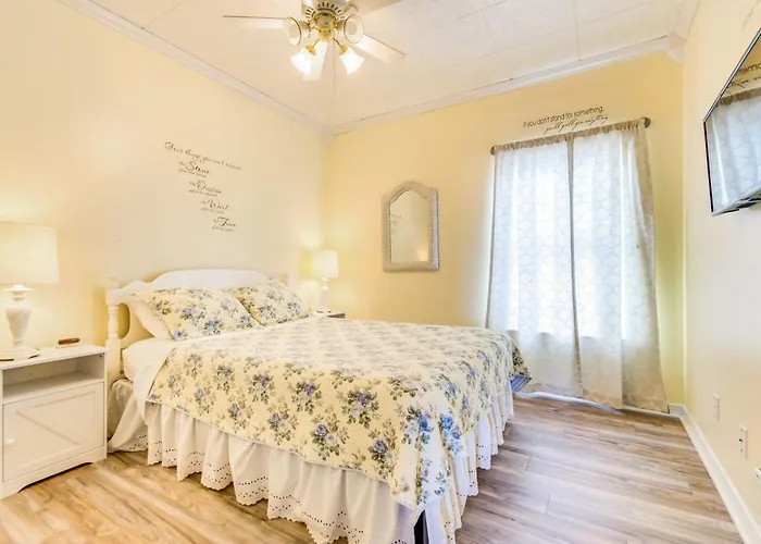 Holiday home Whole Triplex W Decks, Views And Space *