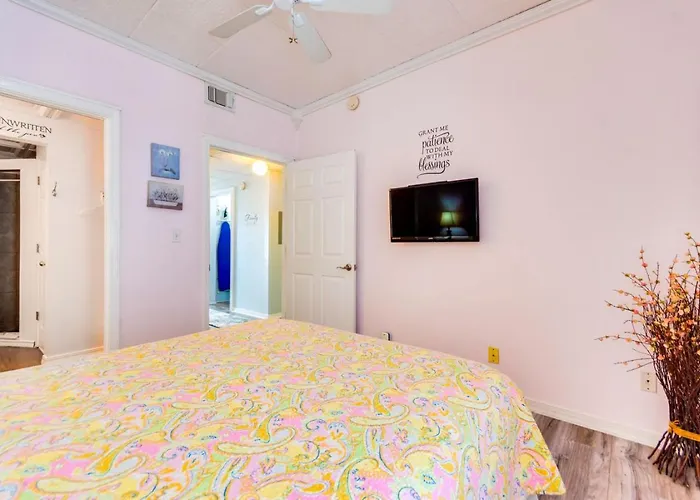 Whole Triplex W Decks, Views And Space *