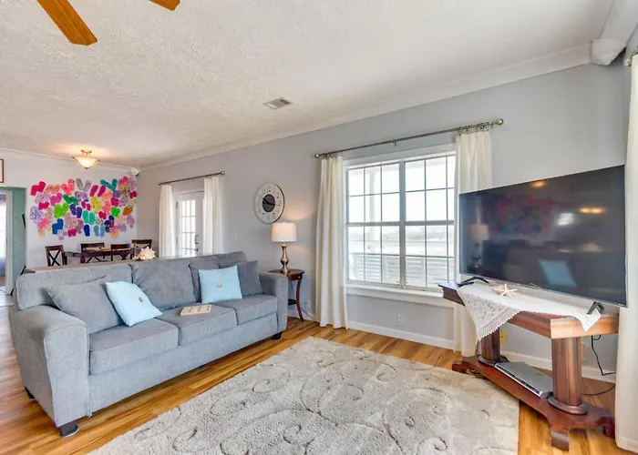Whole Triplex W Decks, Views And Space *