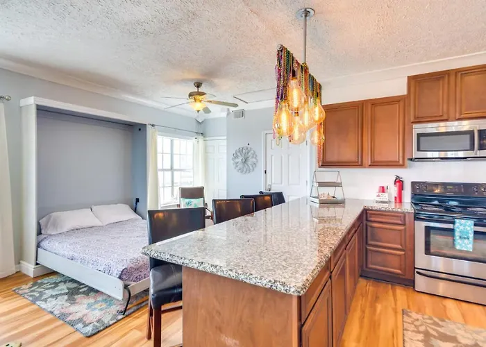 Holiday home Whole Triplex W Decks, Views And Space