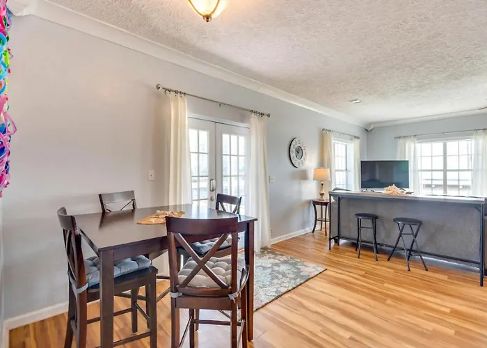 Whole Triplex W Decks, Views And Space Holiday home