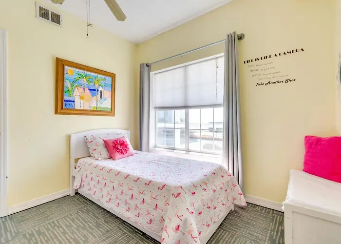 Whole Triplex W Decks, Views And Space *