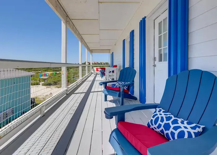 Holiday home Whole Triplex W Decks, Views And Space Pensacola